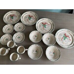 Vintage RARE Goose Marmalade Christmas Red Ribbon 16 Piece Dinner Set Int China